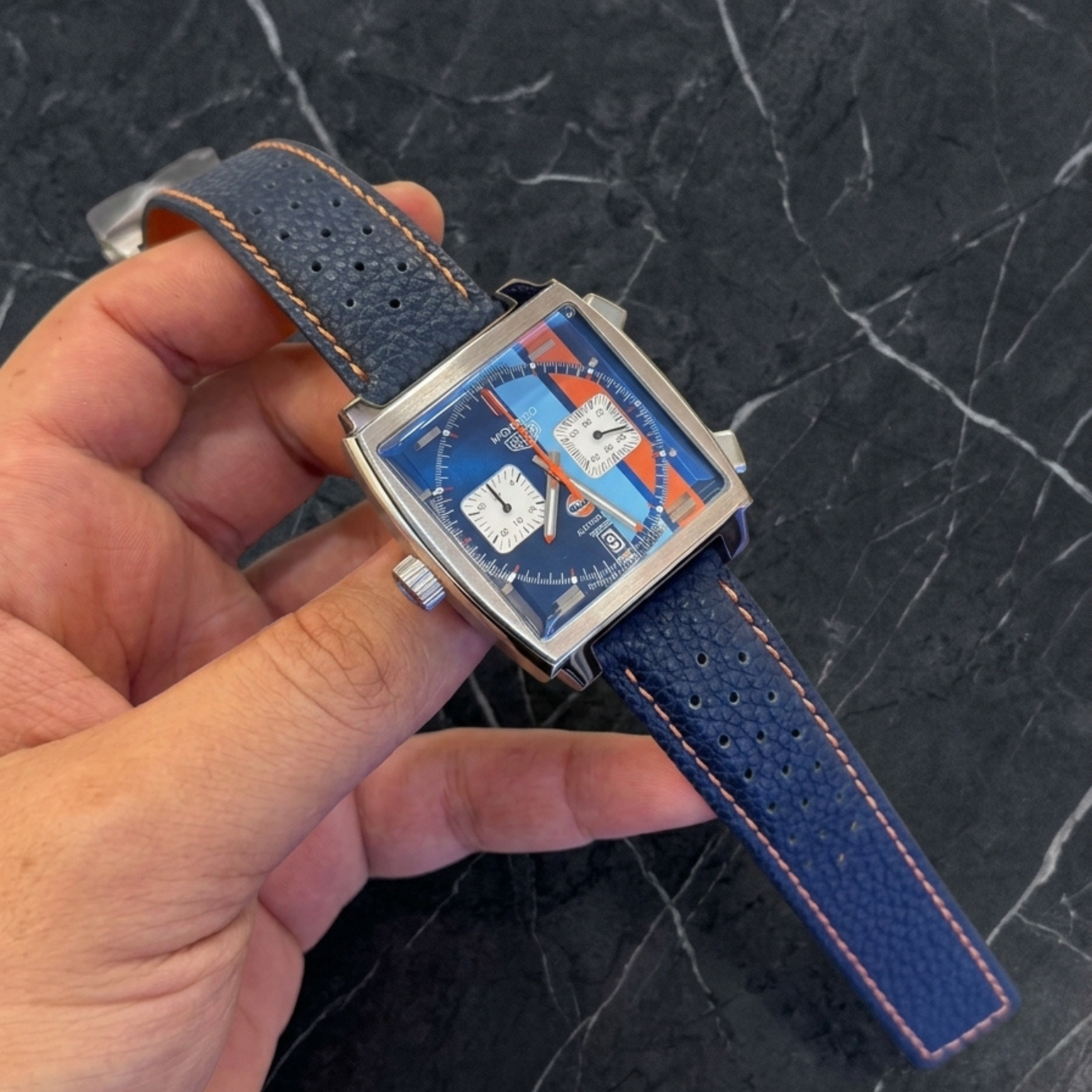 T.H Le Chronographe Carré – Édition Racing (Série Héritage)