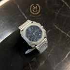 B. L’Architecturale – Octo Chronographe (Édition Sablée 904L)